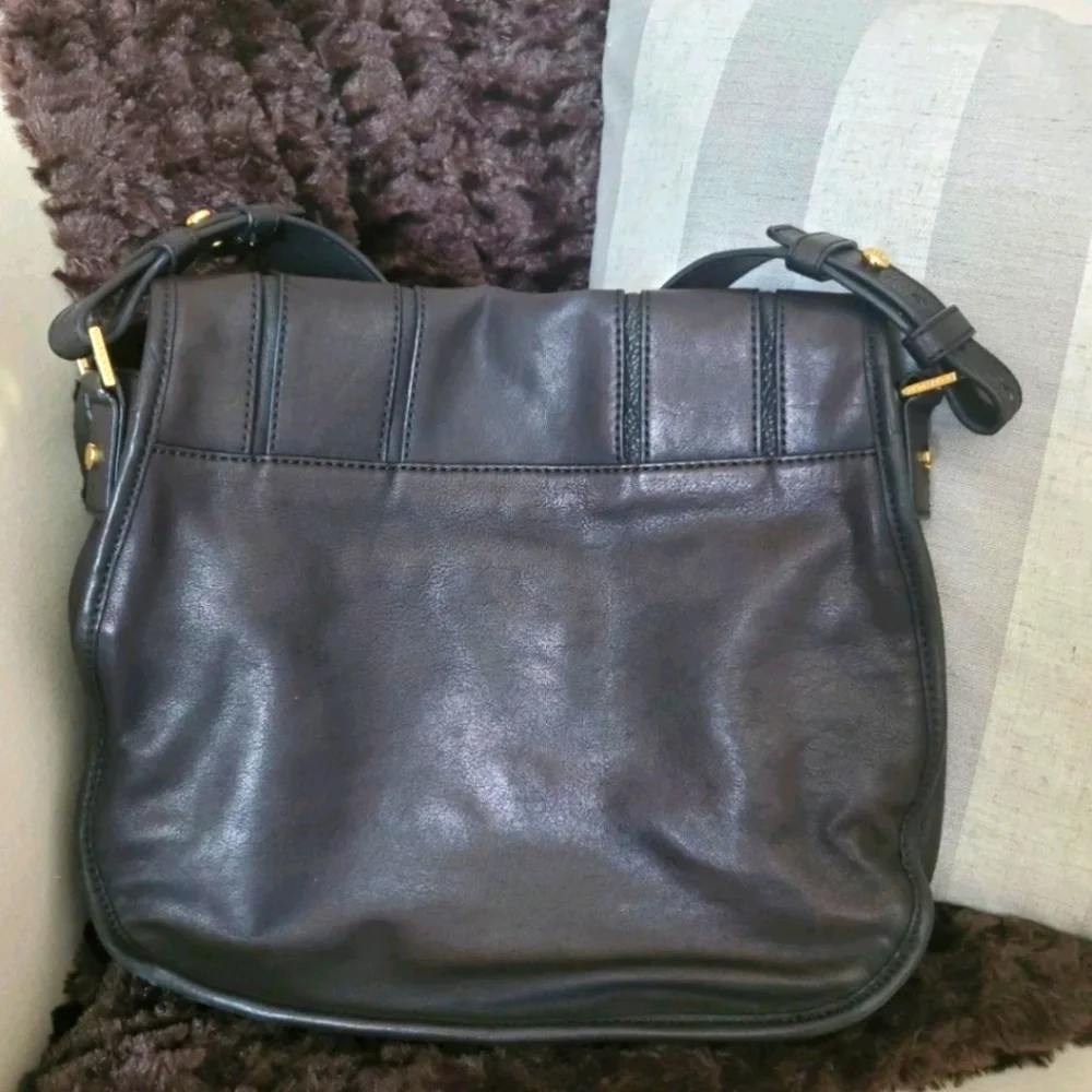 AUTH. TORY BURCH SADDLE CROSSBAG - Picture 2 of 8